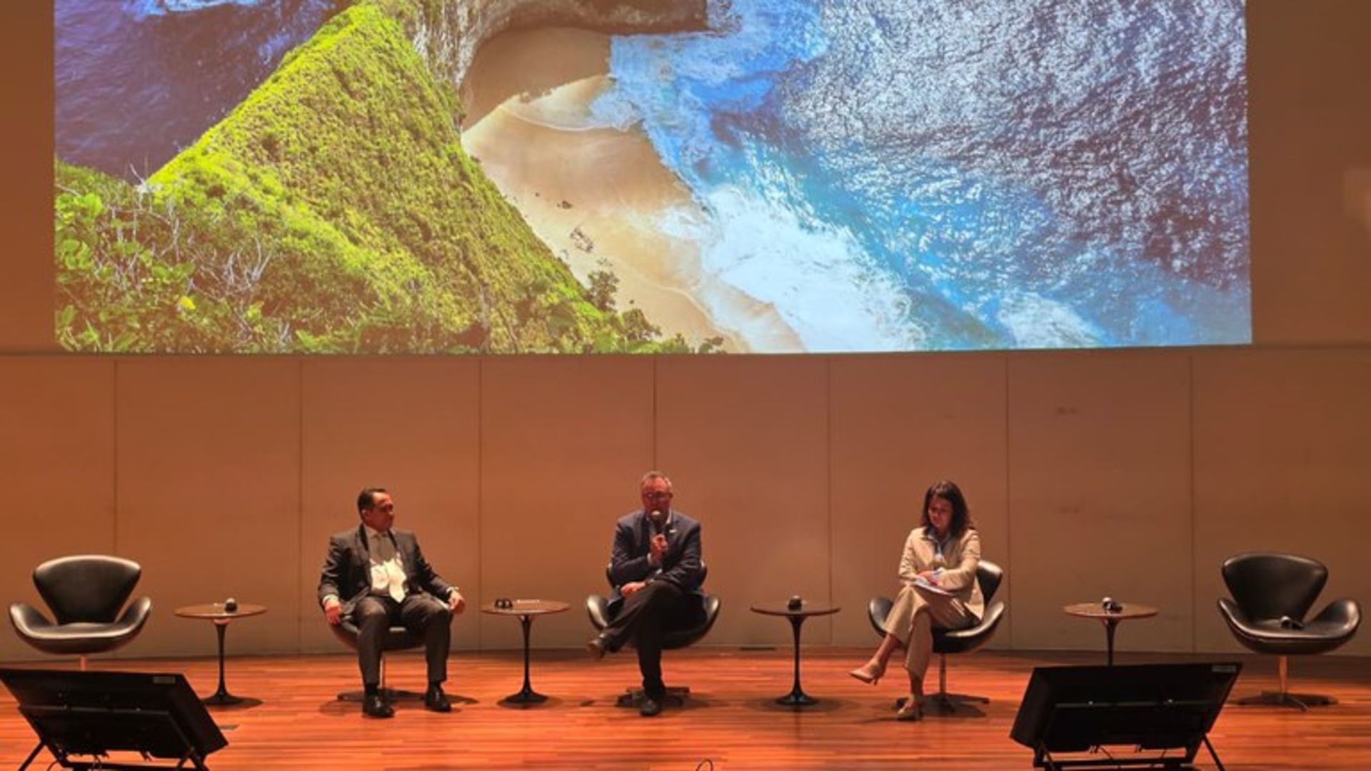 Representantes do Governo durante evento BlockchainGov 2025