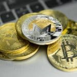 Monero e bitcoin em destaque