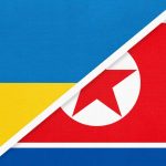 Bandeira da Ucrânia ao lado da Coreia do Norte