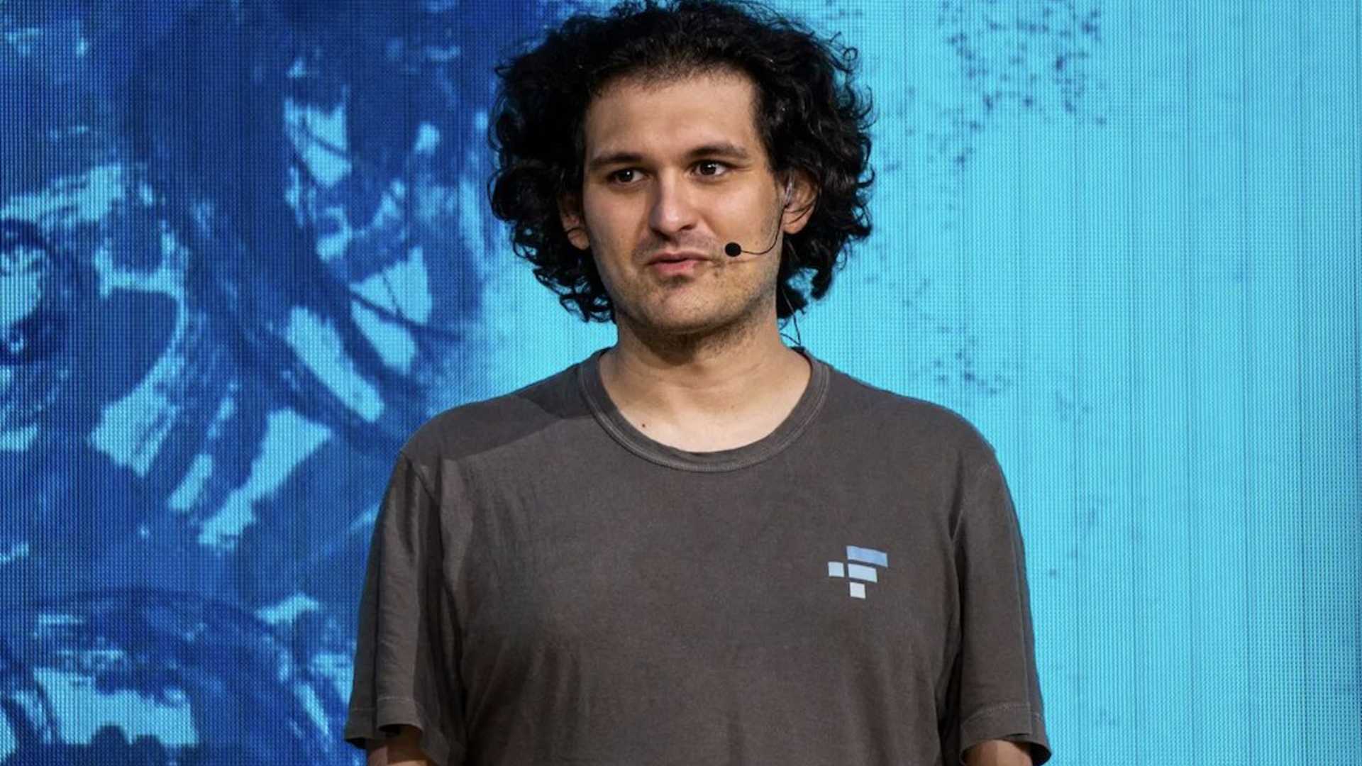 Sam Bankman-Fried SBF FTX centro-esquerda