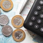 Calculadora e notas de Real brasileiro IOF criptomoedas Brasil
