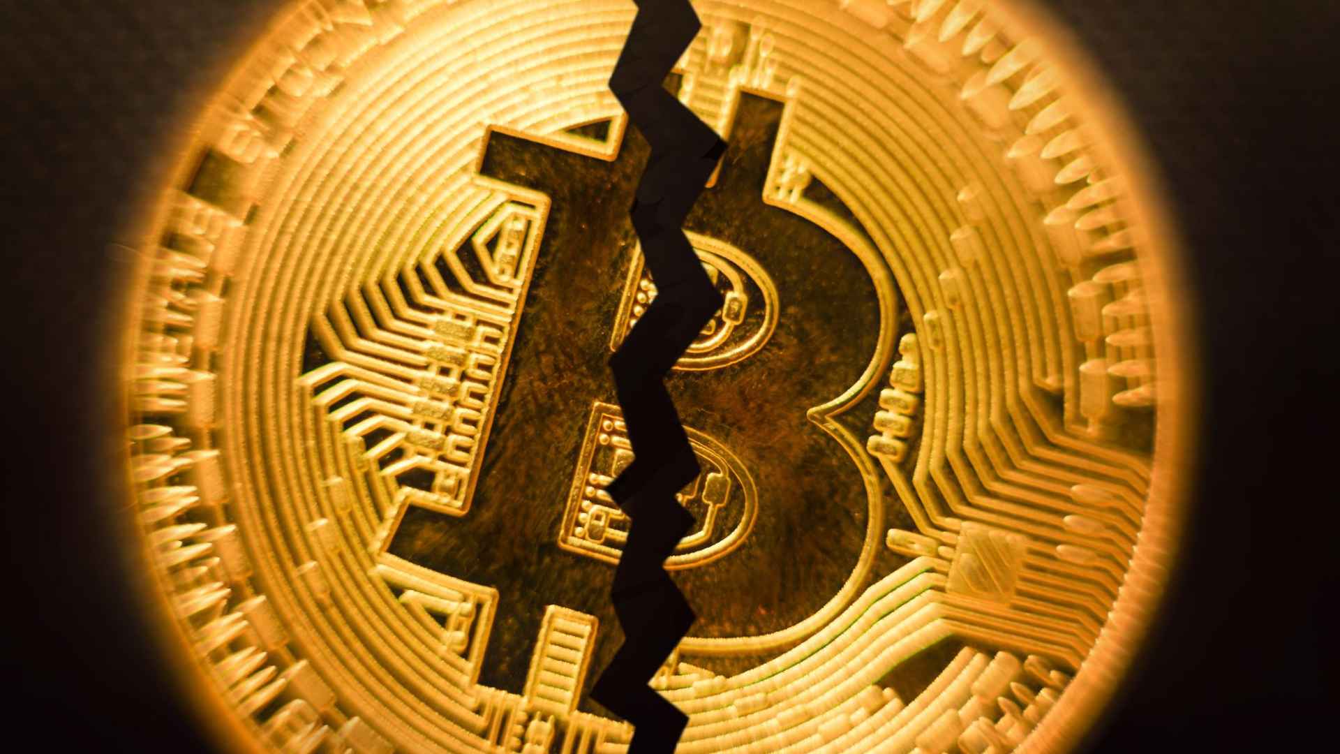 Bitcoin quebrado no meio Bacen proíbe Banco Topázio de vender criptomoedas e multa instituição em decisão que alerta mercado