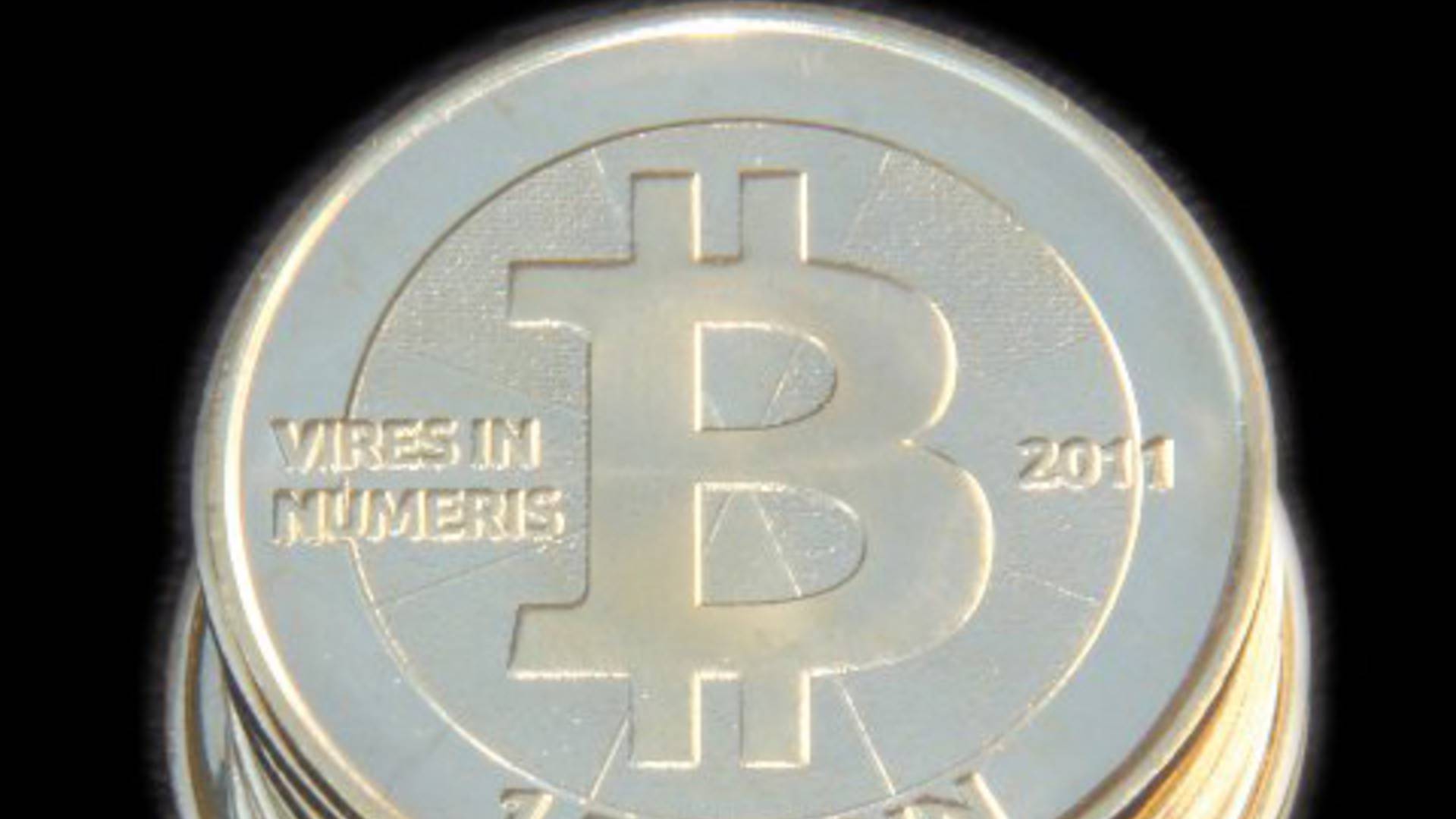 Bitcoin físico de 2011 é resgatado por colecionador e liquidação chama atenção do mercado