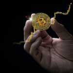 Bitcoin na mão com gráfico para alta Binance Research vê sinais de reversão no Bitcoin, mas alerta para pressão dos juros americanos